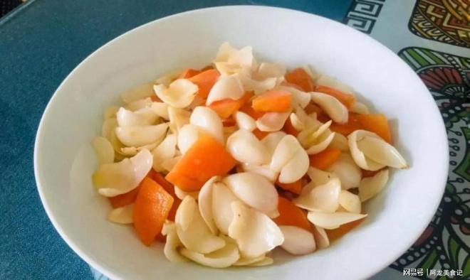 吃3红2白少吃2绿合理饮食顺利入冬凯发K8国际版霜降来临要懂得忌嘴多(图6)
