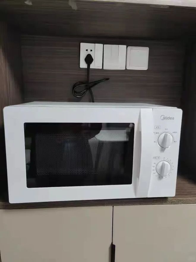 如流水”这6种家电不用最好拔掉插头凯发国际K8“这6个插头不拔电费多(图6)